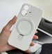 Силиконовый чехол с MagSafe и подставкой для iPhone 17 White
