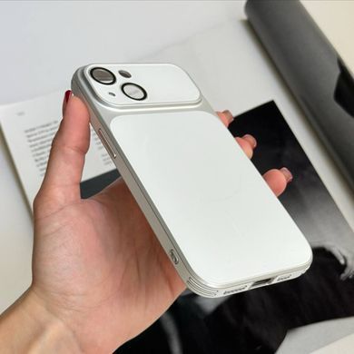 Чехол имитация стекла матовый в стиле 17 из MagSafe для iPhone 15 Silver