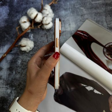Чехол глянцевый силикон с Magsafe для iPhone 14 White