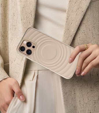 Протиударний силіконовий чохол з MagSafe Fantastic для iPhone 15 Pro Gold